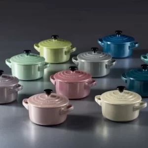 Le Creuset Mini Cocotte In Kirschrot Metallic 9